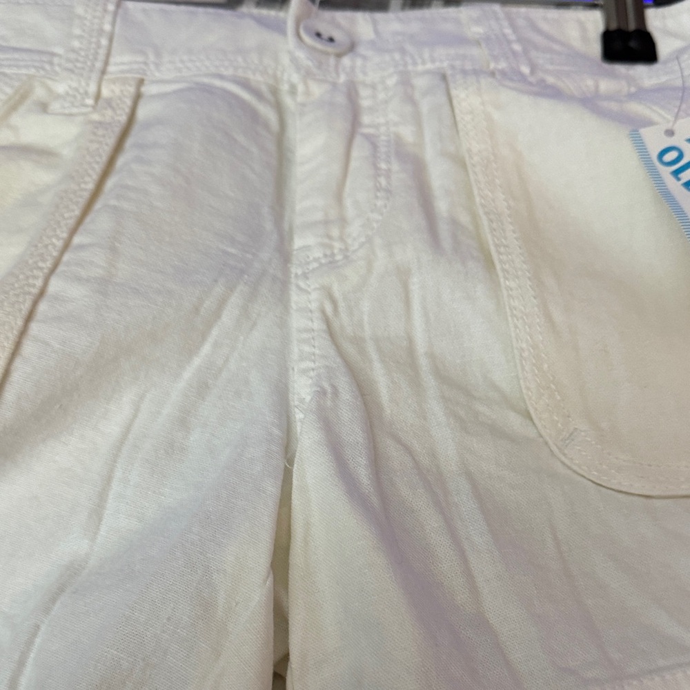 Old Navy Off-White cargo low rise shorts so cute